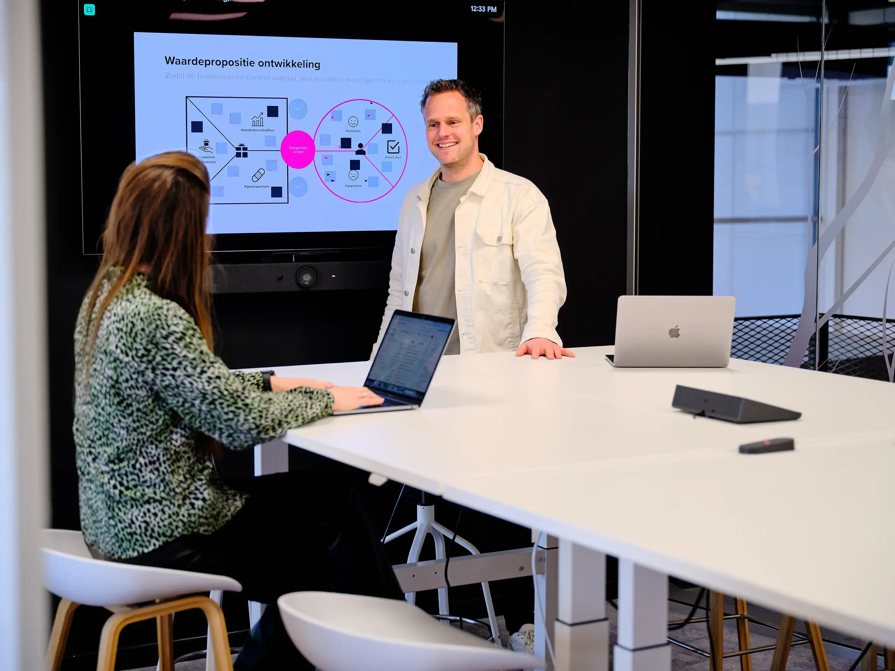 Zo gebruiken Operations, IT & Finance professionals AI elke dag